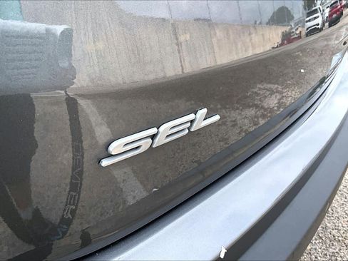 Used 2022 Ford Edge SEL w/ Convenience Package AWD/4WD image 10