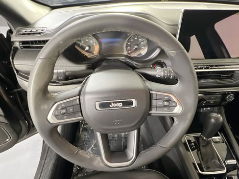 Used 2022 Jeep Compass Latitude AWD/4WD image 11