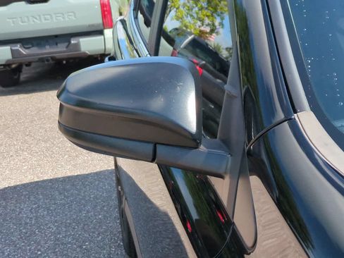Used 2018 Toyota RAV4 LE FWD image 12