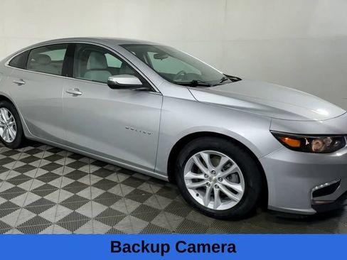 Used 2018 Chevrolet Malibu LT FWD image 3