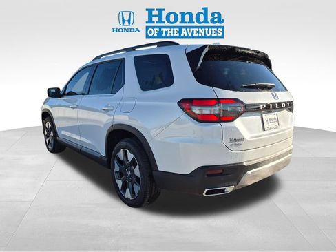 New 2026 Honda Pilot Touring image 5