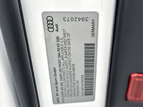 Used 2025 Audi RS 6 performance image 32