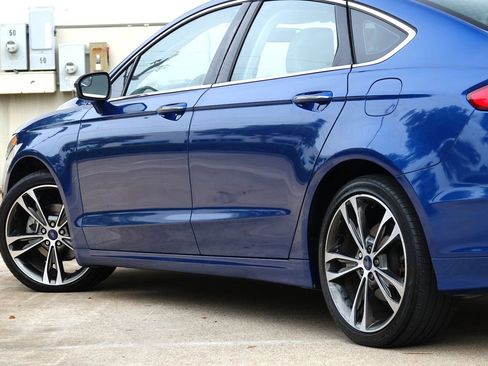 Used 2018 Ford Fusion SE w/ Fusion SE Technology Package image 32