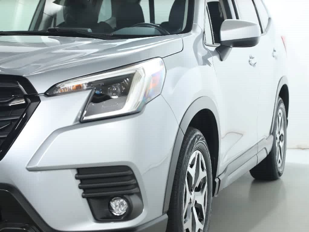 Certified 2024 Subaru Forester Premium AWD/4WD image 4