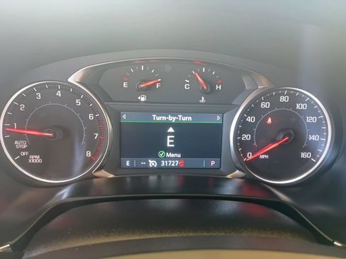 Used 2025 Chevrolet Blazer LT FWD image 2