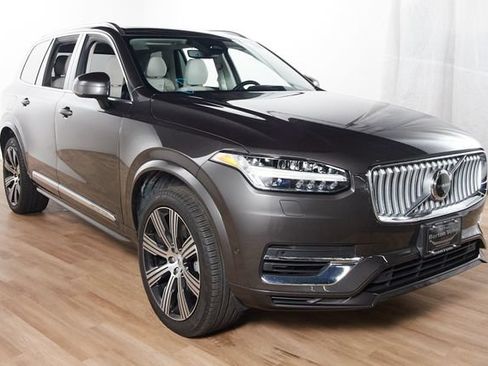 Used 2024 Volvo XC90 T8 Ultimate w/ Protection Package Premier AWD/4WD image 3