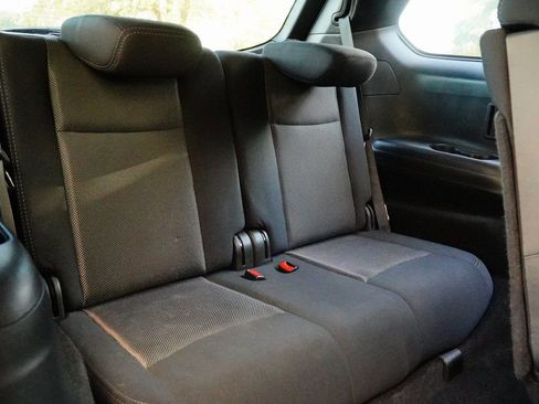 Used 2020 Nissan Pathfinder SV image 28