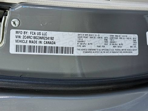 Used 2022 Chrysler Pacifica Touring-L FWD image 32