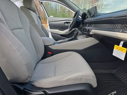 New 2025 Honda Accord LX image 10