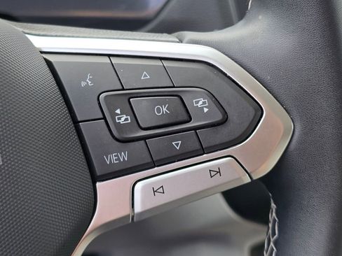 Used 2022 Volkswagen Tiguan SE w/ Panoramic Sunroof Package AWD/4WD image 14