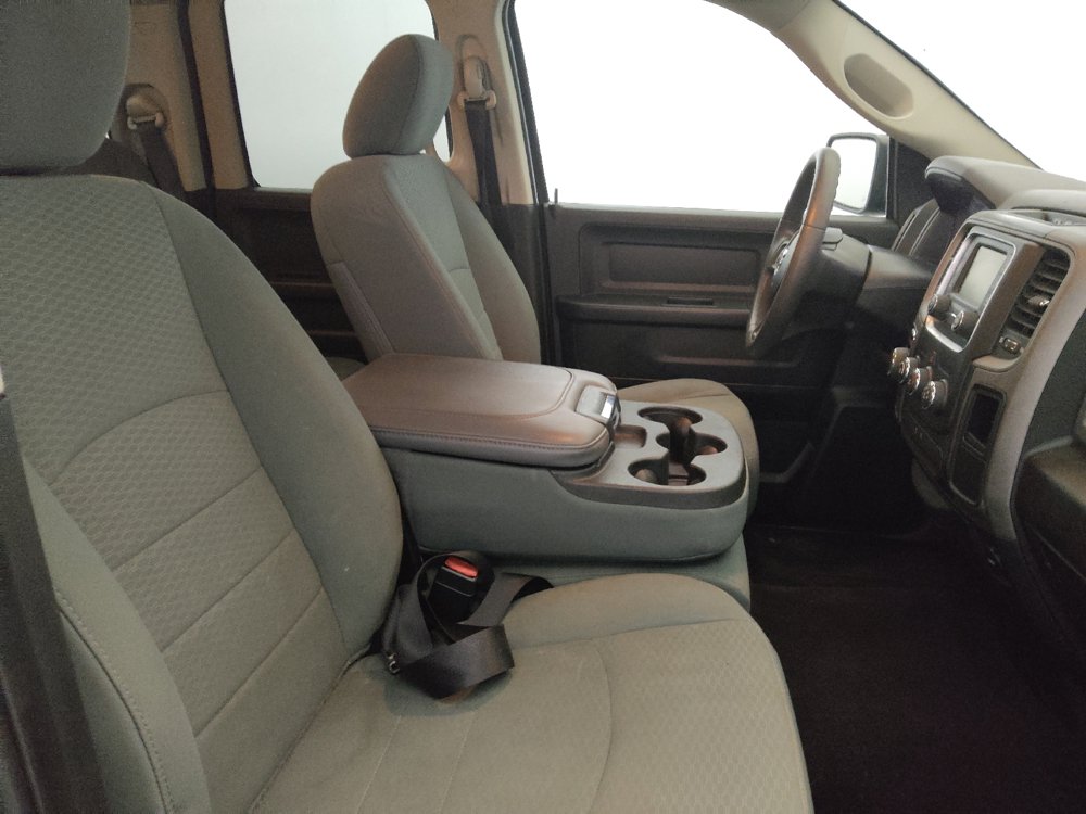 Used 2018 RAM 1500 Express w/ Black Ram 1500 Express Group AWD/4WD image 21