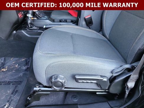 Certified 2025 Jeep Gladiator Sport AWD/4WD image 26
