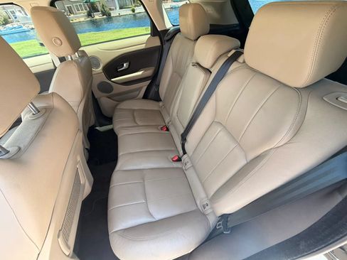 Used 2017 Land Rover Range Rover Evoque SE AWD/4WD image 9