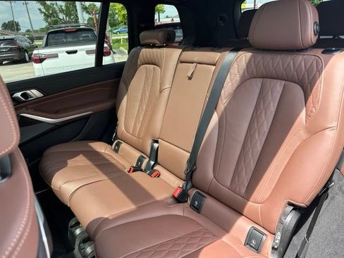 Used 2025 BMW X7 M60i AWD/4WD image 30