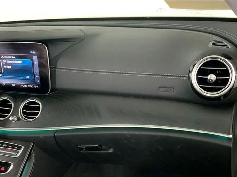 Used 2019 Mercedes-Benz E 300 4MATIC image 19