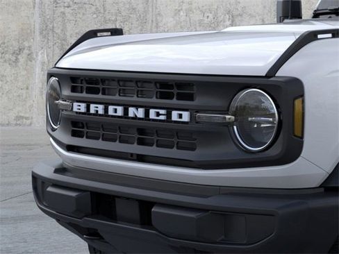 New 2025 Ford Bronco 4-Door image 18