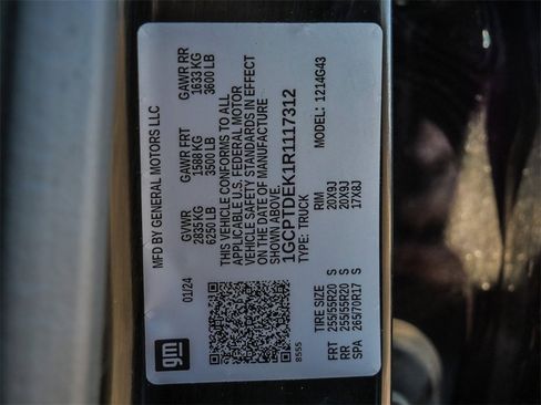 Used 2024 Chevrolet Colorado Z71 w/ Z71 Convenience Package 2 image 32