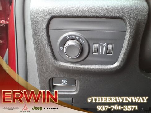 Certified 2024 Jeep Grand Cherokee Altitude image 15