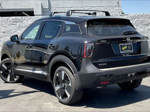 New 2025 Nissan Kicks SR image 2