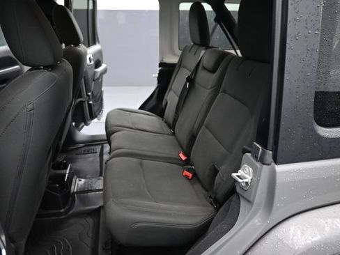 Used 2019 Jeep Wrangler Unlimited Sahara w/ Dual Top Group AWD/4WD image 11