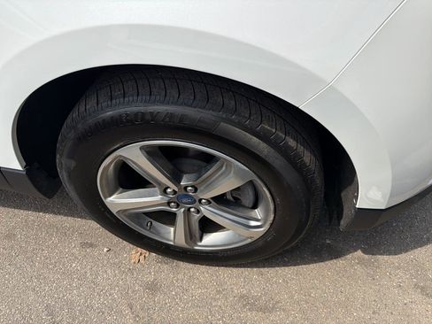 Used 2020 Ford Edge SEL w/ Convenience Package image 4