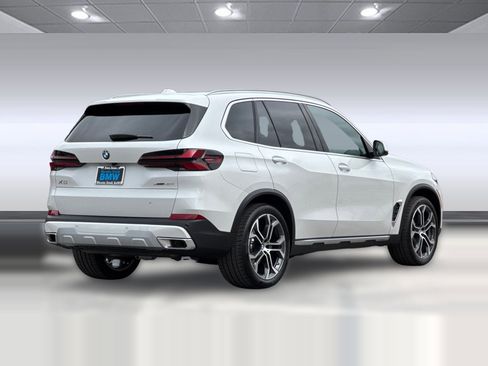 Used 2026 BMW X5 xDrive40i AWD/4WD image 8