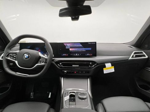 Used 2026 BMW 330i Sedan w/ Premium Package RWD image 10