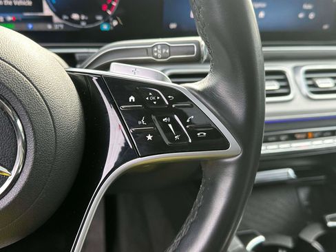 Used 2024 Mercedes-Benz GLE 450e 4MATIC image 24