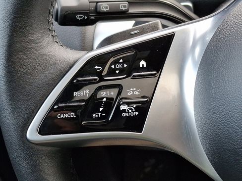 Certified 2024 Mercedes-Benz GLB 250 4MATIC image 21