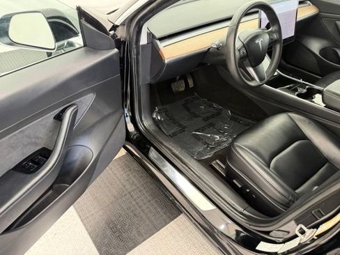 Used 2020 Tesla Model 3 Standard Range Plus RWD image 29