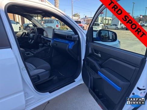 Used 2024 Toyota Tacoma TRD Sport image 11