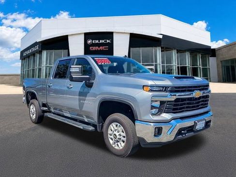 Used 2025 Chevrolet Silverado 2500 LT w/ Convenience Package AWD/4WD image 2