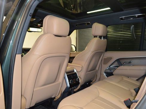 Used 2025 Land Rover Range Rover SE AWD/4WD image 30