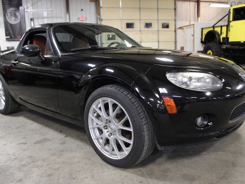 Used 2008 MAZDA MX-5 Miata Grand Touring w/ Premium Pkg image 8