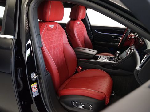 Used 2022 Bentley Flying Spur Plug-In Hybrid AWD/4WD image 11