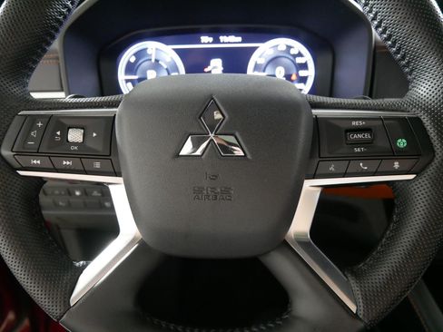 Used 2023 Mitsubishi Outlander SEL AWD/4WD image 25