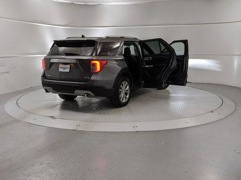 Used 2023 Ford Explorer Limited image 9