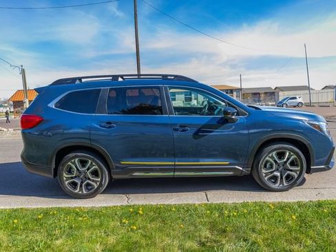 Used 2024 Subaru Ascent Limited w/ Technology Package AWD/4WD image 4