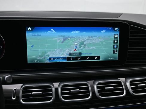 Used 2023 Mercedes-Benz Maybach GLS 600 4MATIC image 17