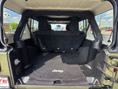 Used 2015 Jeep Wrangler Unlimited Sport w/ Quick Order Package 24S AWD/4WD image 27