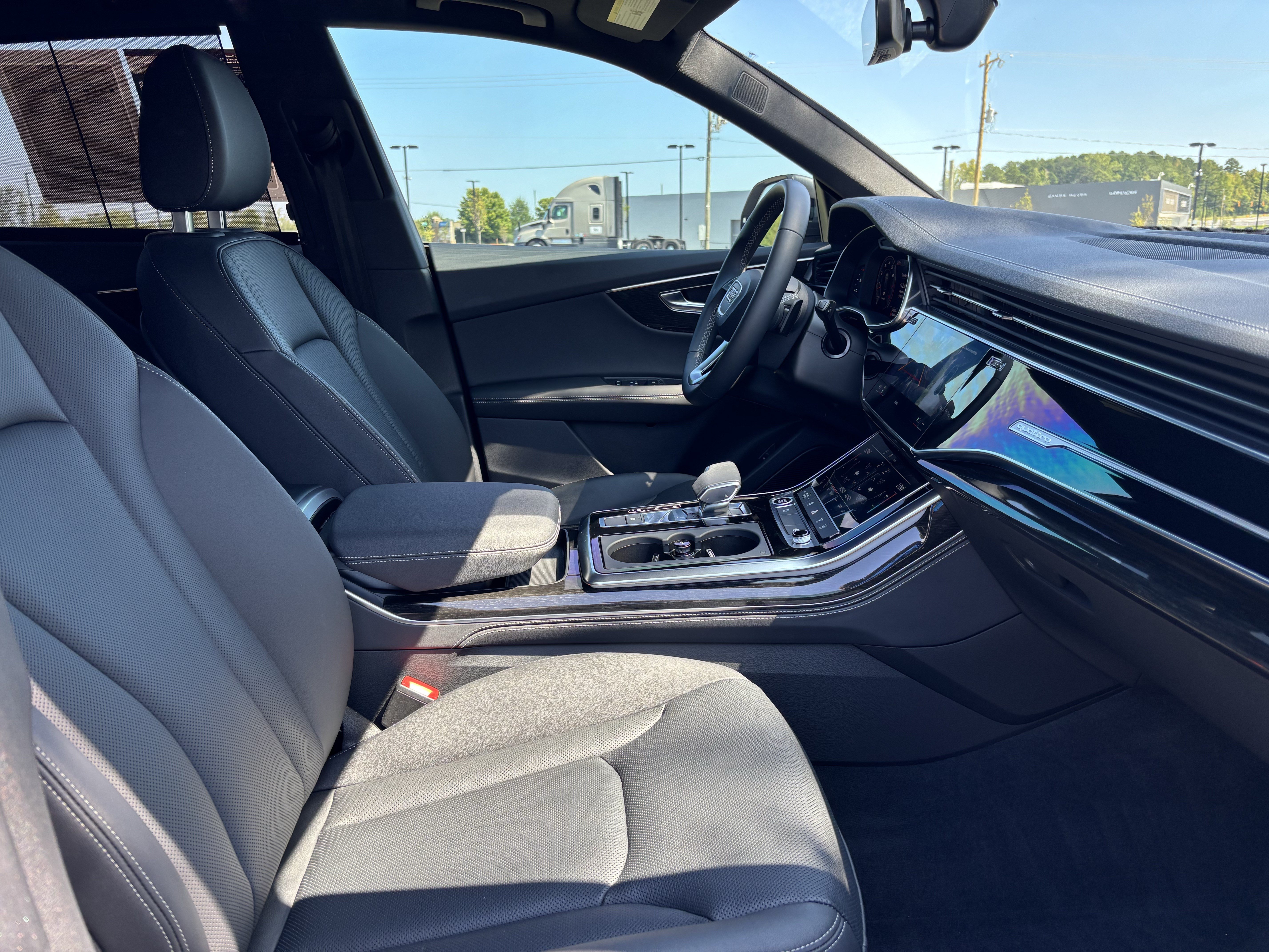 Certified 2025 Audi Q8 Premium Plus AWD/4WD image 35