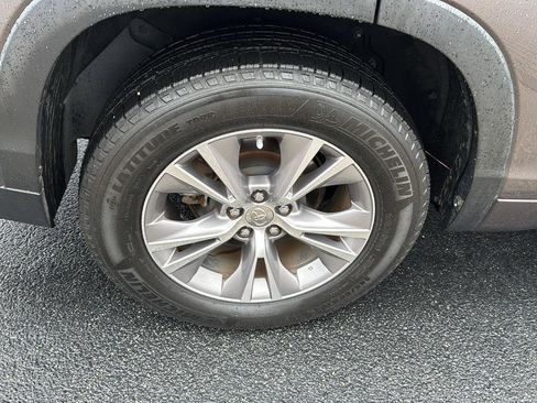 Used 2014 Toyota Highlander Plus image 32