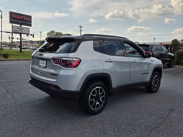 Used 2024 Jeep Compass Trailhawk AWD/4WD image 9