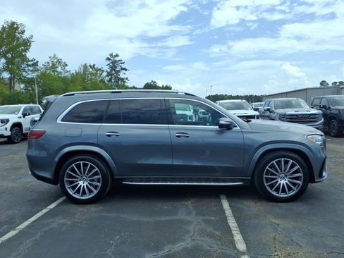 Used 2024 Mercedes-Benz GLS 450 4MATIC image 3