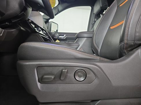 Used 2024 GMC Sierra 2500 AT4 w/ AT4 Preferred Package image 34
