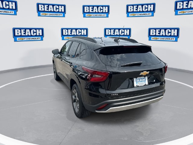 Used 2026 Chevrolet Trax LT FWD image 6