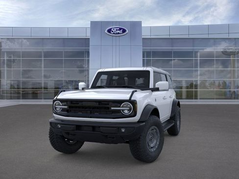 New 2025 Ford Bronco Outer Banks w/ Sasquatch Package AWD/4WD image 2