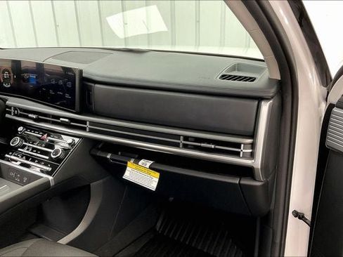 Certified 2026 Hyundai Santa Fe SE AWD/4WD image 17