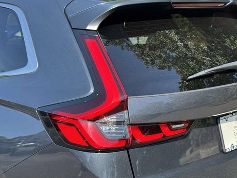 Used 2025 Honda CR-V Sport image 9