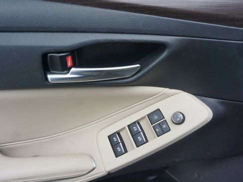 Used 2021 Toyota Avalon XLE FWD image 4